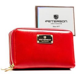 Czerwony portfel damski w typie piórnika ze skóry ekologicznej wyposażony w system RFID - Peterson. Czerwone portfele Peterson, bez wzorów, ze skóry ekologicznej. Za 104.99 zł.