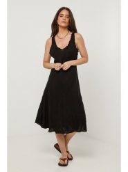 Le Monde du Lin Lniana sukienka w kolorze czarnym rozmiar: 36/38. Czarne sukienki Le Monde du Lin, na co dzień, bez wzorów, ze lnu, bez kołnierzyka, bez ramiączek, midi, proste. Za 152.99 zł.