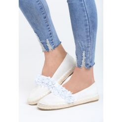 Białe Espadryle Yes Y'All. Białe espadryle Born2be, bez wzorów, bez obcasa, na płaskiej podeszwie, bez zapięcia. Za 49.99 zł.