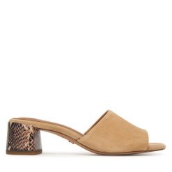 Klapki Tamaris. Brązowe klapki Tamaris, bez wzorów, bez obcasa. Za 259.99 zł.