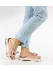 Foreverfolie Klapki w kolorze jasnoróżowym rozmiar: 40. Różowe klapki Foreverfolie, bez wzorów, z otwartym noskiem, bez obcasa. Za 60.88 zł.