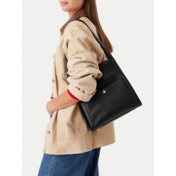 Torebka Beverly Hills Polo Club. Czarne torebki klasyczne Beverly Hills Polo Club, bez wzorów, bez dodatków. Za 199.99 zł.