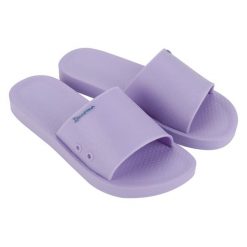 Klapki damskie Ipanema Anat Classic. Fioletowe klapki Ipanema, bez wzorów, bez obcasa. Za 79.99 zł.