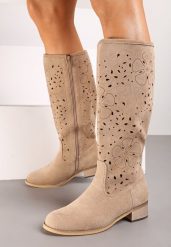 Ciemnobeżowe Ażurowe Płaskie Kozaki w Stylu Boho Zapinane na Suwak Velmara. Brązowe kozaki Born2be, bez obcasa, na obcasie, bez zapięcia. Za 179.99 zł.