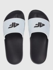 4F Klapki w kolorze czarno-białym rozmiar: 38. Białe klapki 4f, bez wzorów, z otwartym noskiem, bez obcasa. Za 61.31 zł.