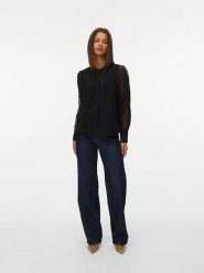 Vero Moda Bluzka w kolorze czarnym rozmiar: XXL. Czarne bluzki Vero Moda, xxl, bez wzorów, z koronki, bez kołnierzyka, bez ramiączek. Za 70.41 zł.