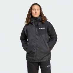 Kurtka ocieplana Terrex Multi 2L RAIN.RDY. Czarne kurtki narciarskie Adidas, l, bez wzorów, bez kaptura, narciarskie. Za 1,099.00 zł.