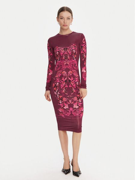 Versace Jeans Couture Sukienka codzienna 79HAO9P0 JS524 Fioletowy Slim Fit. Fioletowe sukienki Versace Jeans Couture, na co dzień, bez wzorów, z jeansu, bez kołnierzyka, bez ramiączek, proste. Za 1,399.00 zł.