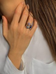 Les Petites Précieuses Srebrny pierścionek z kamieniami szlachetnymi rozmiar: 58. Szare pierścionki Les Petites Précieuses, z ametystem, srebrne. Za 252.95 zł.