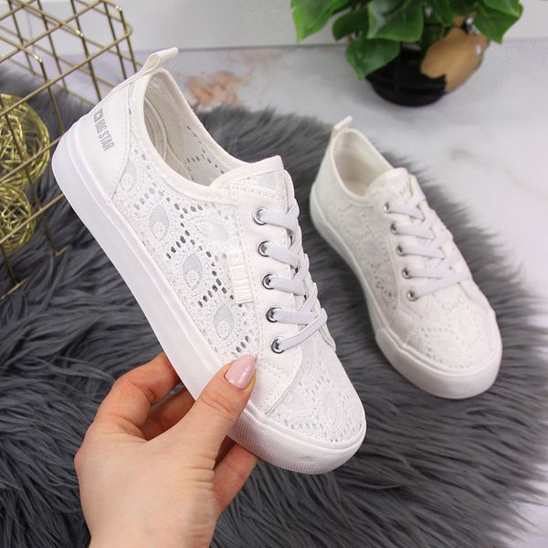 Białe tenisówki koronkowe Big Star W274925. Białe trampki Big Star, bez wzorów, z gumy, bez zapięcia. Za 159.99 zł.