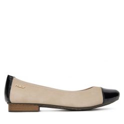 Baleriny Rieker. Brązowe baleriny Rieker, bez wzorów, bez obcasa. Za 299.99 zł.