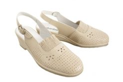 COMFORTABEL 720054-8 sand, sandały damskie. Brązowe sandały Comfortabel, bez wzorów, ze skóry, bez obcasa, na koturnie, bez zapięcia. Za 309.90 zł.