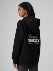 4F Bluza dresowa regular z kapturem damska - czarna XS. Czarne bluzy 4f, xs, bez wzorów, z dresówki, z kapturem. Za 249.99 zł.