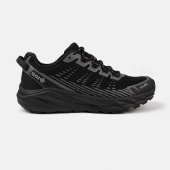 Buty wielofunkcyjne UDINE – oddychające, amortyzowane i zapewniające maksymalną. Czarne trekkingi Izas, z materiału, na fitness i siłownię. Za 313.00 zł.