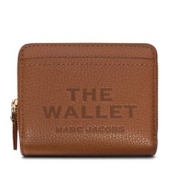 Portfel damski Marc Jacobs. Brązowe portfele Marc Jacobs, bez wzorów. Za 799.99 zł.