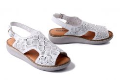 ARTIKER RELAKS 56C2519 biały, sandały damskie. Białe sandały Artiker Relaks, w ażurowe wzory, ze skóry, bez obcasa, na koturnie, bez zapięcia. Za 143.94 zł.