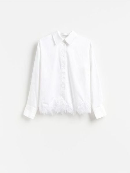 Koszula z koronką - biały. Białe koszule Reserved, l, bez wzorów, z bawełny, bez kołnierzyka, bez ramiączek. Za 139.99 zł.