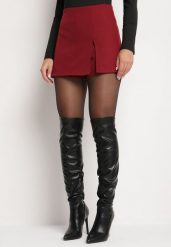 Bordowe Szorty Imitujące Spódnicę z Wysokim Stanem Vikolia. Czerwone szorty Born2be, bez wzorów, eleganckie, z podwyższonym stanem. Za 49.99 zł.