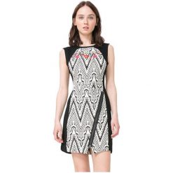 Desigual Kobiety Ubierają Vest Oregon 71V2Yp1 2000 (Rozmiar 38). Sukienki Desigual. W wyprzedaży za 150.00 zł.