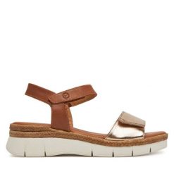 Sandały Tamaris. Czarne sandały Tamaris, bez wzorów, bez obcasa, na płaskiej podeszwie, bez zapięcia. Za 369.99 zł.