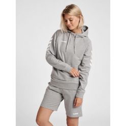 Bluza sportowa z kapturem damska Hummel Go Cotton Hoodie Woman. Białe bluzy Hummel, na wiosnę, s, z aplikacjami, z bawełny, z kapturem. Za 186.65 zł.