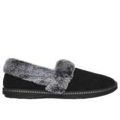 Kapcie damskie Skechers Cozy Campfire Team Toasty. Brązowe obuwie domowe Skechers, bez wzorów, bez zapięcia. Za 139.99 zł.