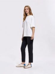 Jeansy mom comfort - czarny. Czarne jeansy Reserved, bez wzorów. Za 129.99 zł.