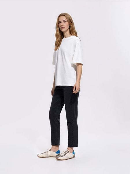 Jeansy mom comfort - czarny. Czarne jeansy Reserved, bez wzorów. Za 129.99 zł.
