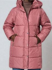 Płaszcz pikowany - różowy. Czerwone płaszcze Sinsay, l, bez wzorów, bez kaptura. Za 129.99 zł.