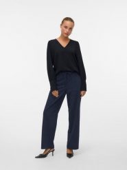 Vero Moda Bluzka w kolorze czarnym rozmiar: XS. Czarne bluzki Vero Moda, s, bez wzorów, z materiału, bez kołnierzyka, bez ramiączek. Za 78.99 zł.