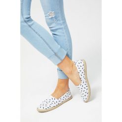 Espadryle. Espadryle MOODO, bez wzorów, bez obcasa, bez zapięcia. Za 34.99 zł.
