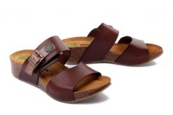 DR. BRINKMANN 700147-02 caramel, klapki profilaktyczne damskie. Brązowe klapki Dr. Brinkmann, bez wzorów, ze skóry, bez obcasa. Za 274.90 zł.