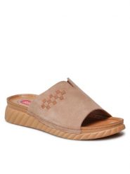 Go Soft Klapki EST-2299-02 Beżowy. Brązowe klapki GO SOFT, bez wzorów, ze skóry, bez obcasa. Za 149.99 zł.
