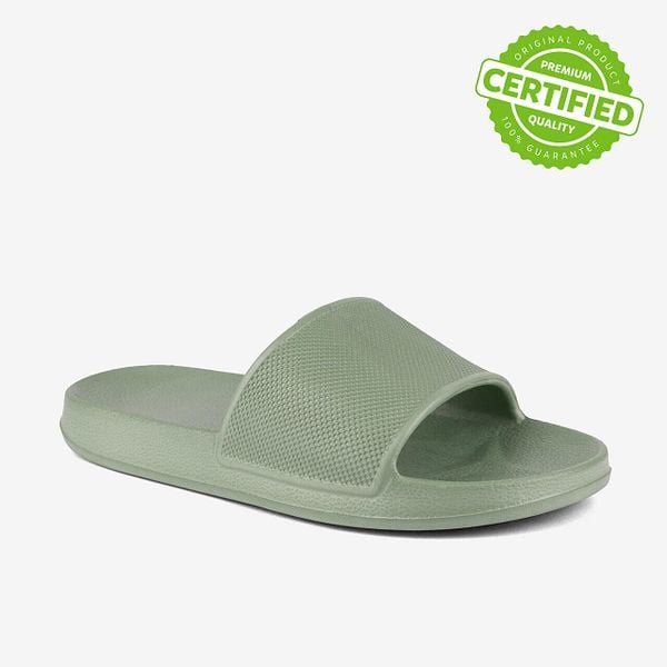 Klapki damskie Coqui Tora. Zielone klapki Coqui, bez wzorów, z materiału, bez obcasa. Za 116.99 zł.