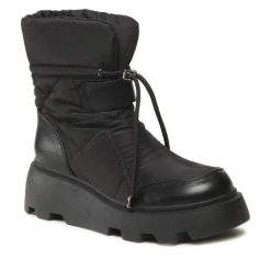 Botki DeeZee. Czarne botki DeeZee, bez wzorów, bez obcasa, na płaskiej podeszwie, bez zapięcia. Za 219.99 zł.