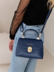 Lia Biassoni Skórzana torebka "Calopinace" w kolorze granatowym - 23 x 16 x 12 cm rozmiar: onesize. Niebieskie torby na ramię Lia Biassoni, bez wzorów, z materiału, przez ramię, bez dodatków. Za 260.99 zł.