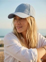 Bawełniana czapka z daszkiem - błękitny. Niebieskie czapki Sinsay, bez wzorów, z bawełny. Za 9.99 zł.