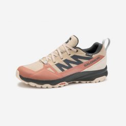 Buty turystyczne damskie Salomon Saliba. Brązowe trekkingi Salomon, trekkingowe. W wyprzedaży za 369.99 zł.