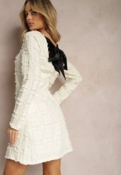 Beżowa Elegancka Sukienka z Kokardą i Ozdobnymi Kwadratami Sadunna. Brązowe sukienki Renee, do pracy, l, bez wzorów, biznesowe, bez kołnierzyka, bez ramiączek, mini, proste. Za 89.99 zł.