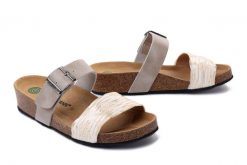 DR. BRINKMANN 700181-08 beige, klapki profilaktyczne damskie. Brązowe klapki Dr. Brinkmann, bez wzorów, bez obcasa. Za 151.83 zł.