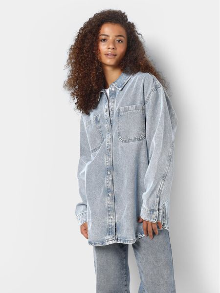 Noisy May Kurtka jeansowa Alva 27029311 Niebieski Regular Fit. Niebieskie kurtki Noisy may, xs, bez wzorów, z bawełny, bez kaptura. Za 129.99 zł.