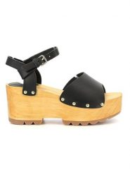 Kickers Skórzane sandały "Marron Brique" w kolorze czarnym rozmiar: 37. Czarne sandały Kickers, bez wzorów, z otwartym noskiem, bez obcasa, na koturnie, bez zapięcia. Za 140.20 zł.