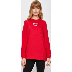 Tommy Hilfiger - Bluza. Czerwone bluzy TOMMY HILFIGER, s, bez wzorów, z bawełny, bez kaptura. W wyprzedaży za 219.90 zł.