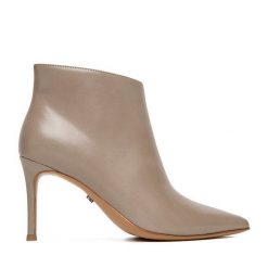 Botki Gino Rossi. Czarne botki Gino Rossi, bez wzorów, bez obcasa, na szpilce, bez zapięcia. Za 499.99 zł.