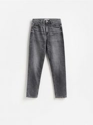 Jeansy mom fit slim z dłuższą nogawką - szary. Szare jeansy Reserved, bez wzorów. Za 129.99 zł.