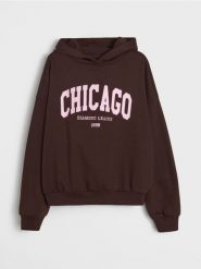 Bawełniana bluza hoodie z napisem "Chicago" - brązowy. Brązowe bluzy Sinsay, l, bez wzorów, z bawełny, bez kaptura. Za 49.99 zł.