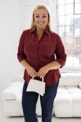 Elegancka bordowa koszula Lucyna PLUS SIZE XXL. Czerwone koszule Nasi partnerzy, plus size, bez wzorów, z bawełny, biznesowe, bez kołnierzyka, plus size, bez ramiączek. Za 199.90 zł.