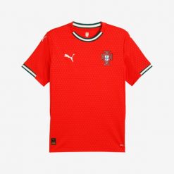 Koszulka piłkarska Puma Portugalia 2025. Bluzki Puma, s, bez wzorów, z materiału, sportowe, bez kołnierzyka, bez ramiączek. Za 389.99 zł.