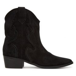 Botki DeeZee. Czarne botki DeeZee, bez wzorów, bez obcasa, na słupku, bez zapięcia. Za 289.99 zł.