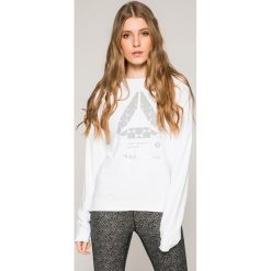 Reebok - Bluza. Białe bluzy Reebok, m, bez wzorów, z dzianiny, bez kaptura. W wyprzedaży za 119.90 zł.